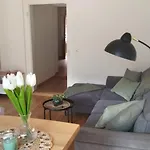 Zentral, Free Parking, Wifi, Naehe Bahnhof, Shops Apartment