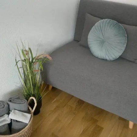 Zentral, Free Parking, Wifi, Naehe Bahnhof, Shops * Frutigen