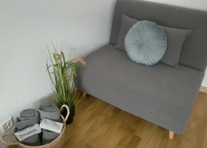 Zentral, Free Parking, Wifi, Naehe Bahnhof, Shops * Frutigen