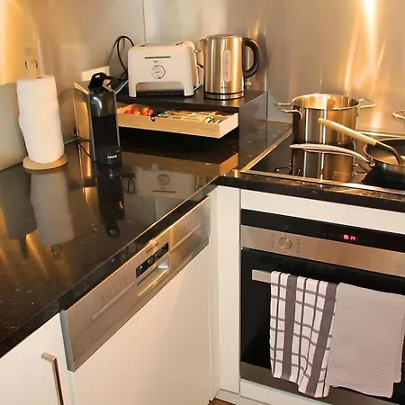 Zentral, Free Parking, Wifi, Naehe Bahnhof, Shops 弗鲁蒂根